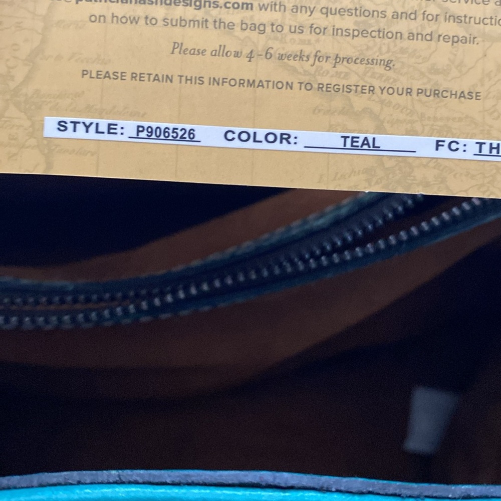 Patrica Nash never used has 2 sides with zipper compartment Teal straw bag - Picture 8 of 9